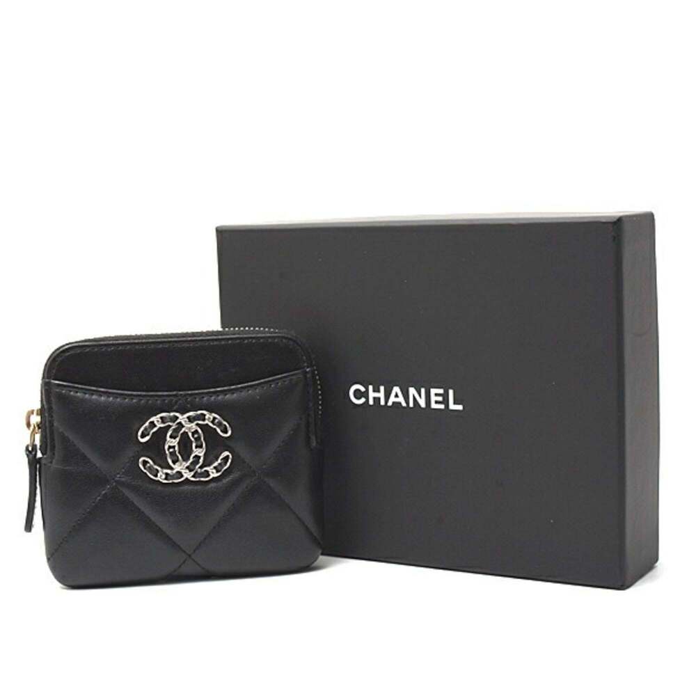 CHANEL Black Lambskin Leather Wallet - Picture 10 of 10